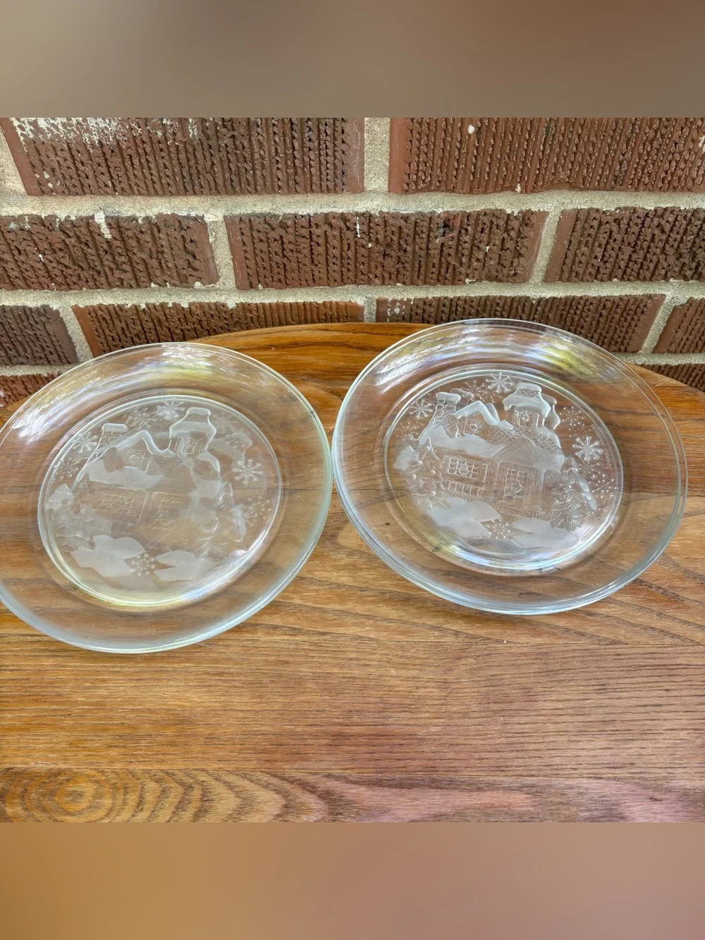 Arcoroc Welcome Home Christmas Dessert Plates Set of 4 Made in France 7.5 in